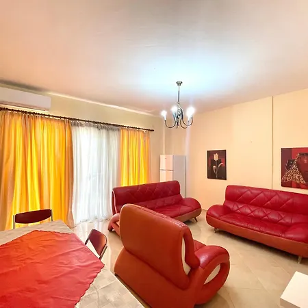 Red Apartment Golem  Exteriér fotografie